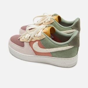 Nike Air Force 1 ‘07 LX Oil Green Terra Blush